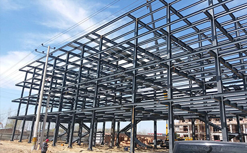 会宁甘肃钢结构厂房屋面选材指南：确保性能与经济性的完美结合