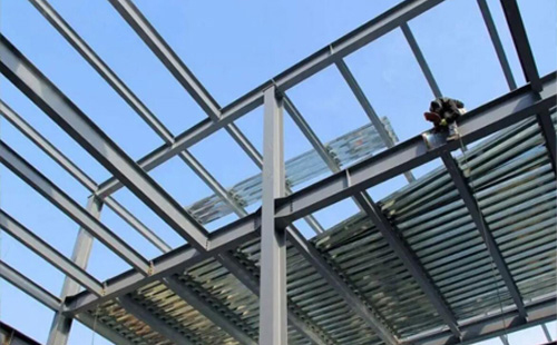 会宁钢结构加工中的切割与钻孔精度控制要点